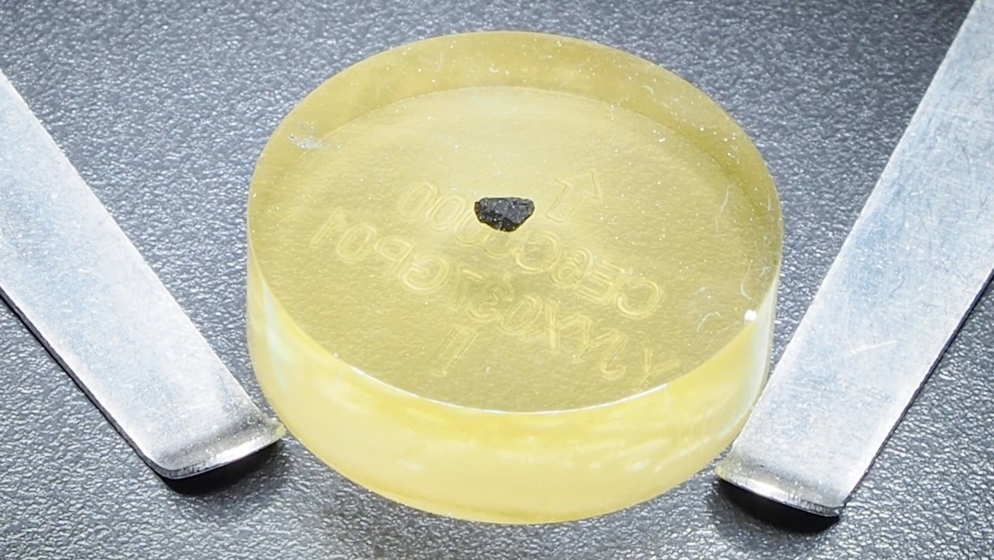 Un hallazgo inesperado en la Luna desafía antiguas ideas sobre la superficie de nuestro satélite