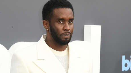 Acusan a P. Diddy de abusar de un productor que lo vio masturbarse