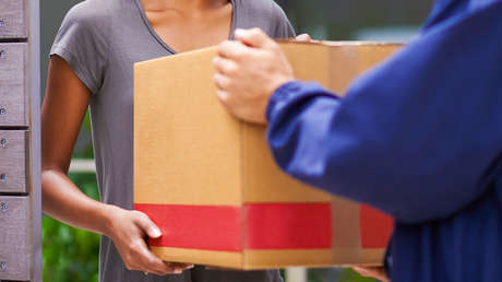 Mujer pide medicamentos y recibe un paquete con partes de cuerpos humanos