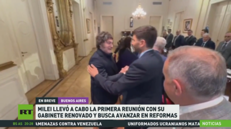 Milei celebra la primera reunión con su gabinete renovado