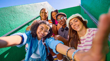 Los adolescentes beben, fuman y se drogan menos que nunca en este país