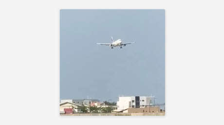 VIDEO: Avión aterriza de costado bajo fuerte viento cruzado