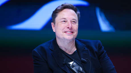 WSJ: Coletas rubias, lencería y generada por IA, la 'mujer' con la que Musk estaría obsesionado