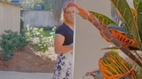 VIDEO: Se disfraza de mujer para robar paquetes ¡y una cámara lo delata!