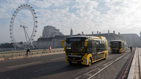 ¿Apagar los autobuses a distancia?: otro país se suma al nuevo 'temor' en torno a China