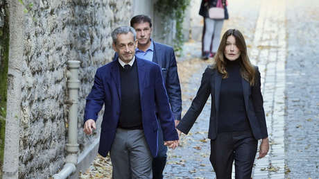 Ponen en libertad vigilada a Nicolas Sarkozy después de 21 días en la cárcel