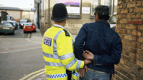 7 hombres violaron durante años a 11 adolescentes en este país europeo