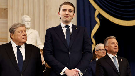 Revelan qué le dijo el hijo menor de Trump a Joe Biden en la investidura de su padre