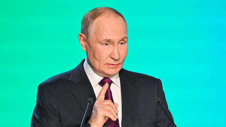 Kremlin pide prestar atención a cómo define Putin al régimen de Kiev