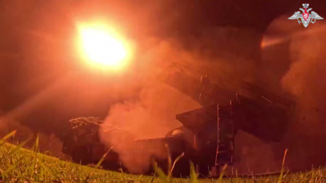 VIDEO: 'Huracán' de cohetes rusos desmantela posiciones enemigas