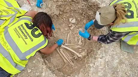 Descubren los restos de un posible "sacrificio humano" durante rodaje de un programa de TV