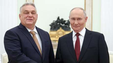 Viktor Orbán llega a Moscú