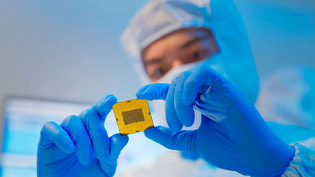 Implanta un chip en su cuerpo y luego olvida la contraseña