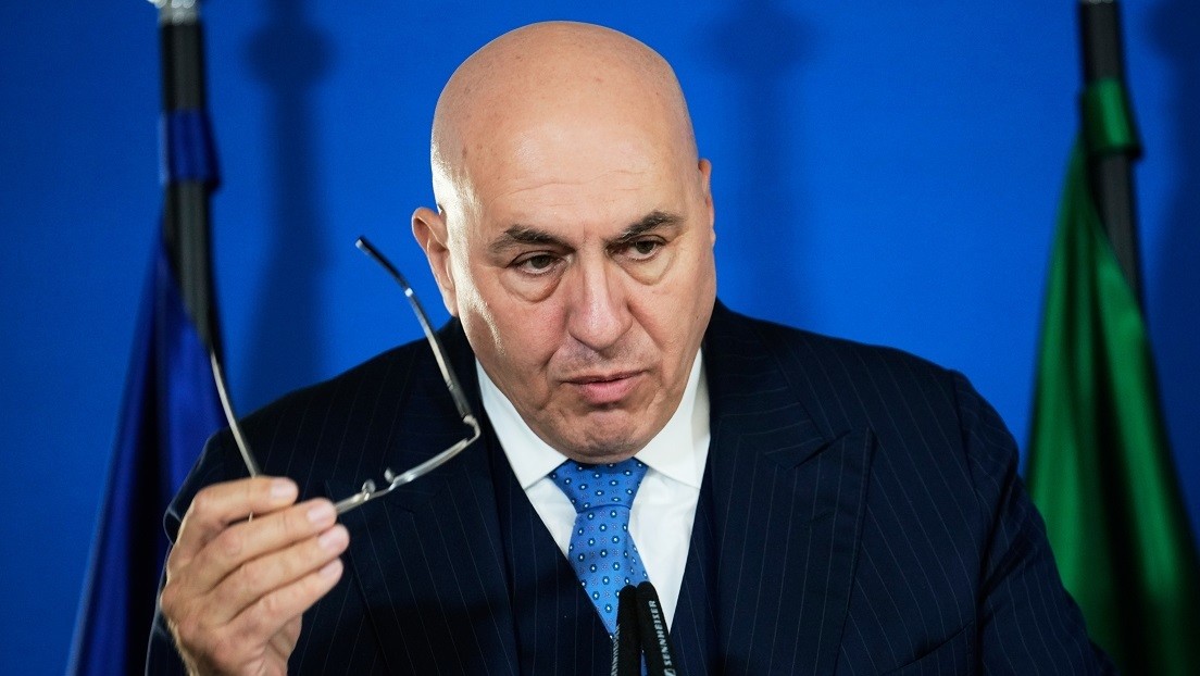 Ministro de Defensa de Italia admite que la UE es 