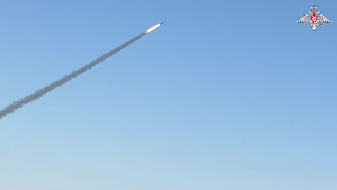 Sin posibilidad de escapar: la defensa aérea rusa derriba un dron enemigo en pleno vuelo (VIDEO)