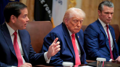 VIDEO: Trump se queda dormido mientras Rubio habla de Ucrania