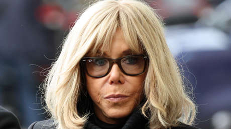"Estúpidas perras": Brigitte Macron insulta a las feministas (VIDEO)