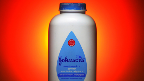 Condenan a Johnson & Johnson a pagar 65,5 millones de dólares a mujer con cáncer