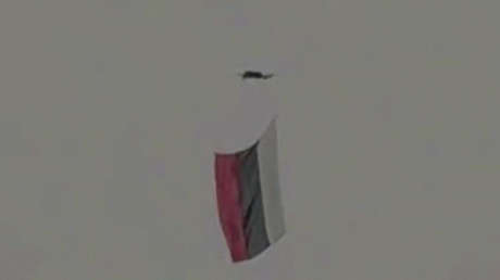VIDEO: Un dron con bandera rusa vuela sobre Kiev