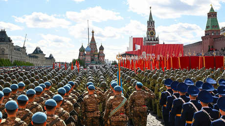 "Parecen invencibles": Trump tras ver el desfile militar ruso del Día de la Victoria