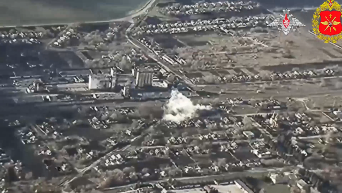 VIDEO: Artillería rusa arrasa fortificaciones ucranianas