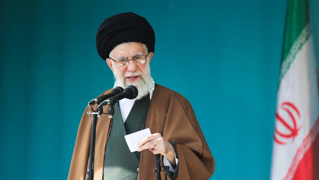 Líder supremo de Irán llama a Trump 