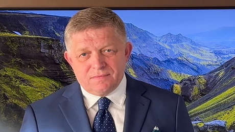 VIDEO: Fico envía felicitaciones de Año Nuevo a todo el mundo en varios idiomas
