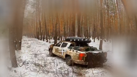 VIDEO: Rosgvardia detecta y elimina vehículos de las tropas ucranianas en un bosque