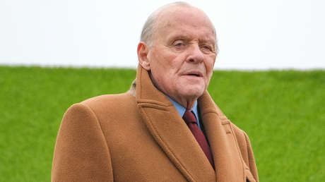 "Deseo que todos elijan la vida": Anthony Hopkins celebra 50 años sobrio