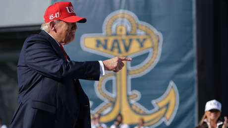Trump dice que saltaría de un helicóptero al estilo de las unidades de élite de la Marina de EE.UU.