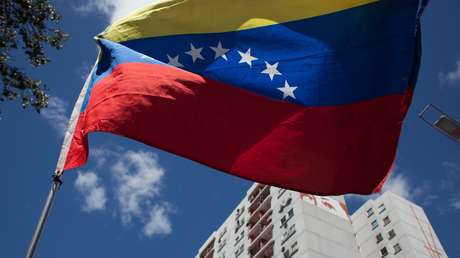 Caracas anuncia el inicio de un proceso con EE.UU. para restablecer las misiones diplomáticas
