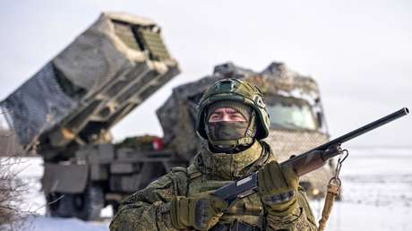 Militares rusos atacan a miembros del batallón neonazi ucraniano Azov