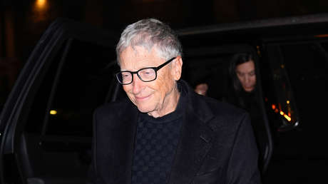 Bill Gates anuncia una alianza con OpenAI para integrar la IA en los sistemas de salud