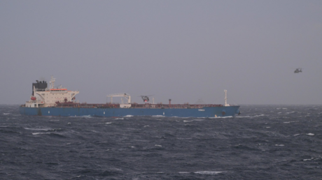 FOTOS: La Marina de Francia muestra la intercepción de un petrolero procedente de Rusia