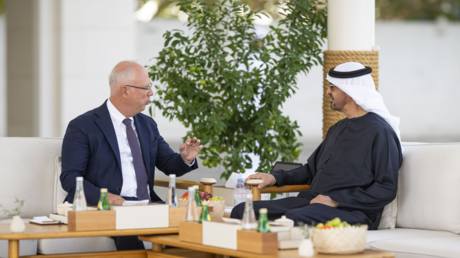 El presidente de los Emiratos Árabes Unidos se reúne con el enviado de Putin