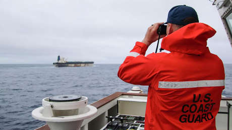 Moscú: Dos marineros rusos de petrolero capturado por EE.UU. van camino a casa