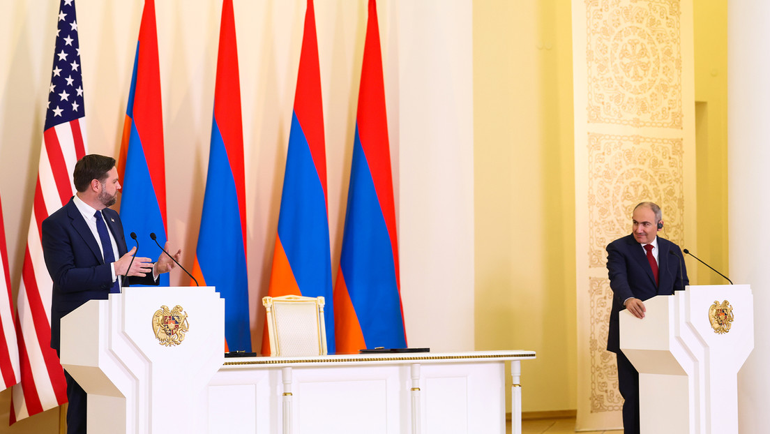 País exsoviético firma un documento sobre cooperación nuclear con EE.UU.