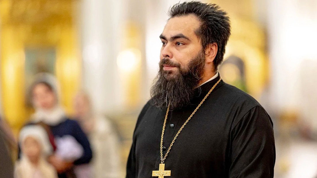 7 horas bajo ataque: la historia de un sacerdote ruso que volvió al frente tras perder una pierna