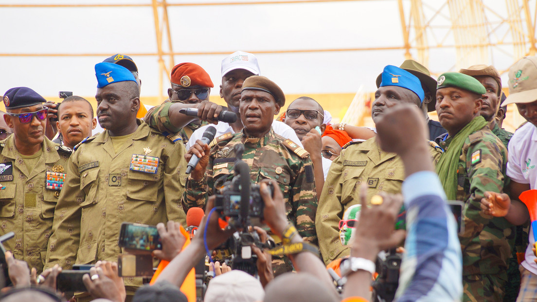 Jefe militar de un país africano: 