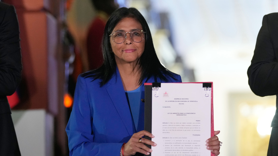 Delcy Rodríguez sanciona emblemática Ley de Amnistía