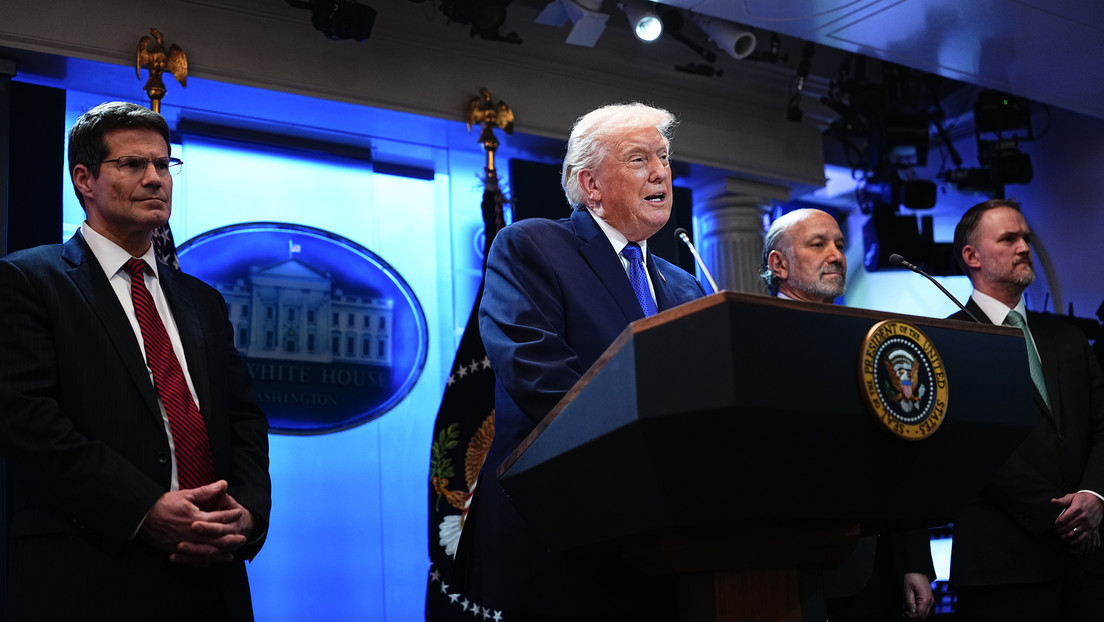 Trump anuncia un arancel global de 10 %