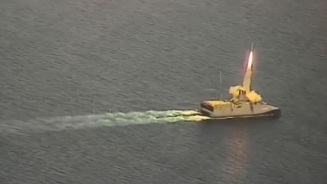 VIDEO: Irán realiza ejercicios de lanzamiento de misiles antiaéreos en estratégico estrecho que puede bloquear