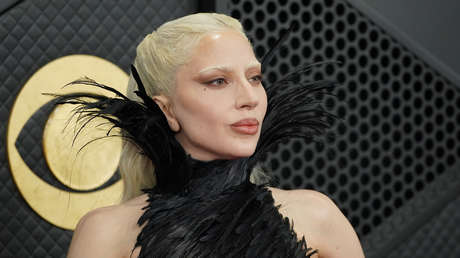 VIDEO: El gesto de Lady Gaga que 'derritió' a Bad Bunny en la ceremonia de los Grammy