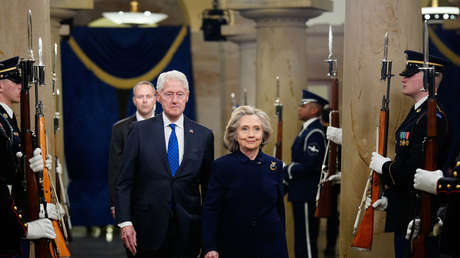 Los Clinton acceden a declarar en el caso Epstein tras meses de resistencia