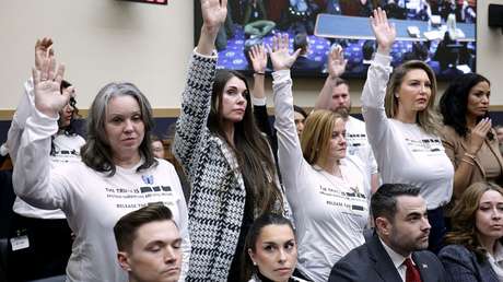 "Puro teatro": Fiscal general de EE.UU. se niega a disculparse ante víctimas de Epstein