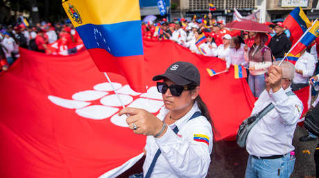 Juventud revolucionaria toma Caracas por la Batalla de La Victoria y la liberación de Maduro