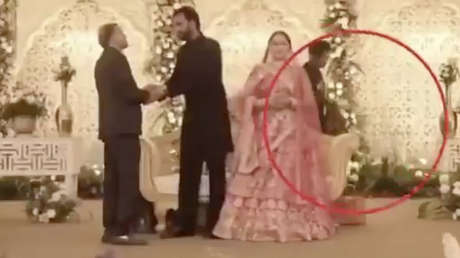 Fotógrafo inmortaliza un 'robo descarado' en plena boda (VIDEO)