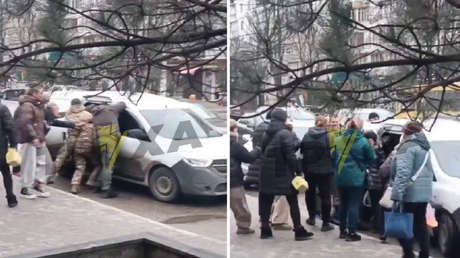 VIDEO: Transeúntes usan gas lacrimógeno para liberar a un ucraniano de los reclutadores