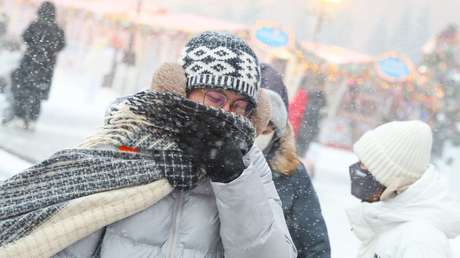 VIDEOS:  Moscú enfrenta fuerte nevada y potentes vientos