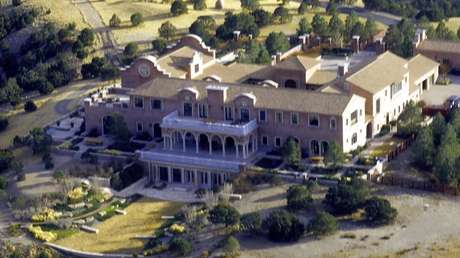 Abusos de menores, políticos de alto perfil y víctimas de sexo "fetichista": el 'Rancho Playboy' de Epstein bajo la lupa